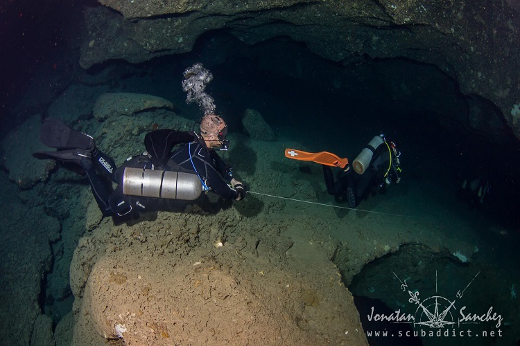 cavern diver specialty course sipadan