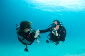 Diving Sipadan - Malaysia - Borneo - Seaventures Dive Rig - learn to teach diving - PADI IDC